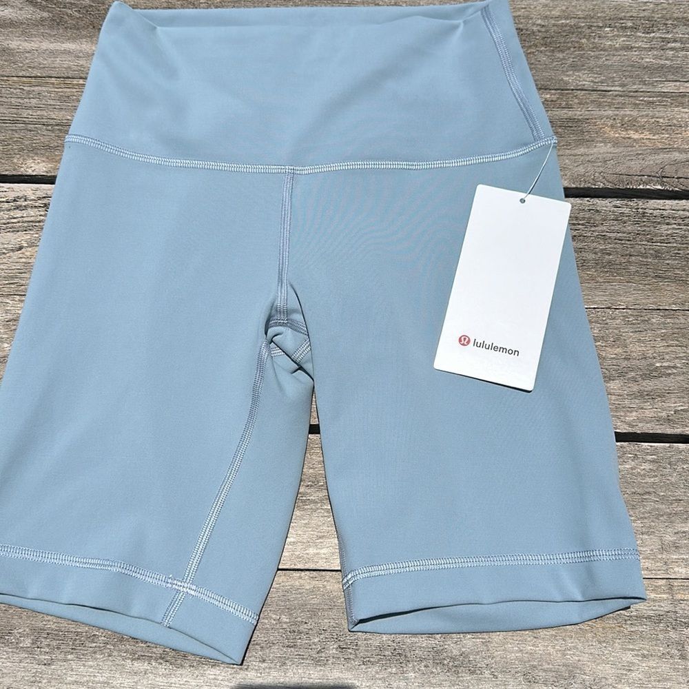 Lululemon NWT Wunder Train High-Rise Short 8” Chambray size 6